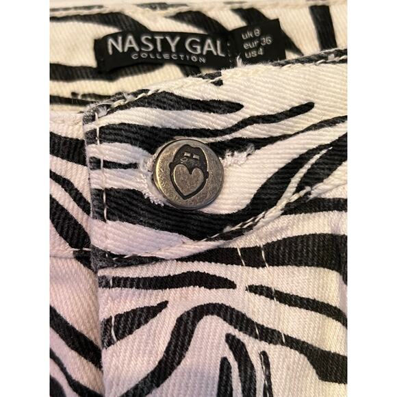Nasty Gal Zebra Print Straight Leg Mom High Rise Jeans Zipper 5 Pockets Size 4 - Picture 5 of 6